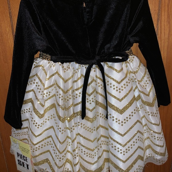 Little girl dress size infant 18 months - Picture 2 of 3